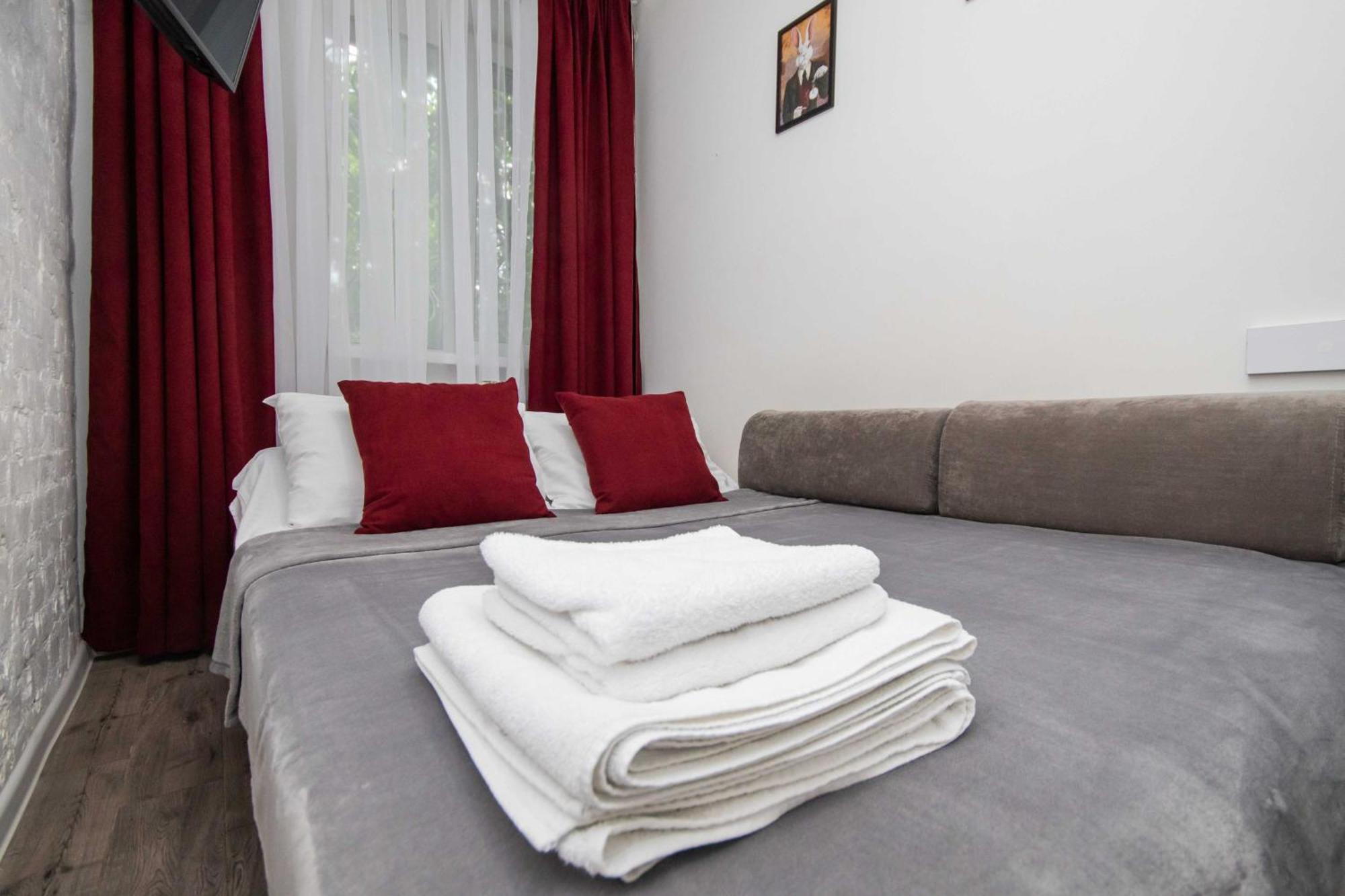 Стильні апартаменти-студіо на Подолі поруч з метро  Modern Apartments on Podol near metro station  Kyiv MF Экстерьер фото
